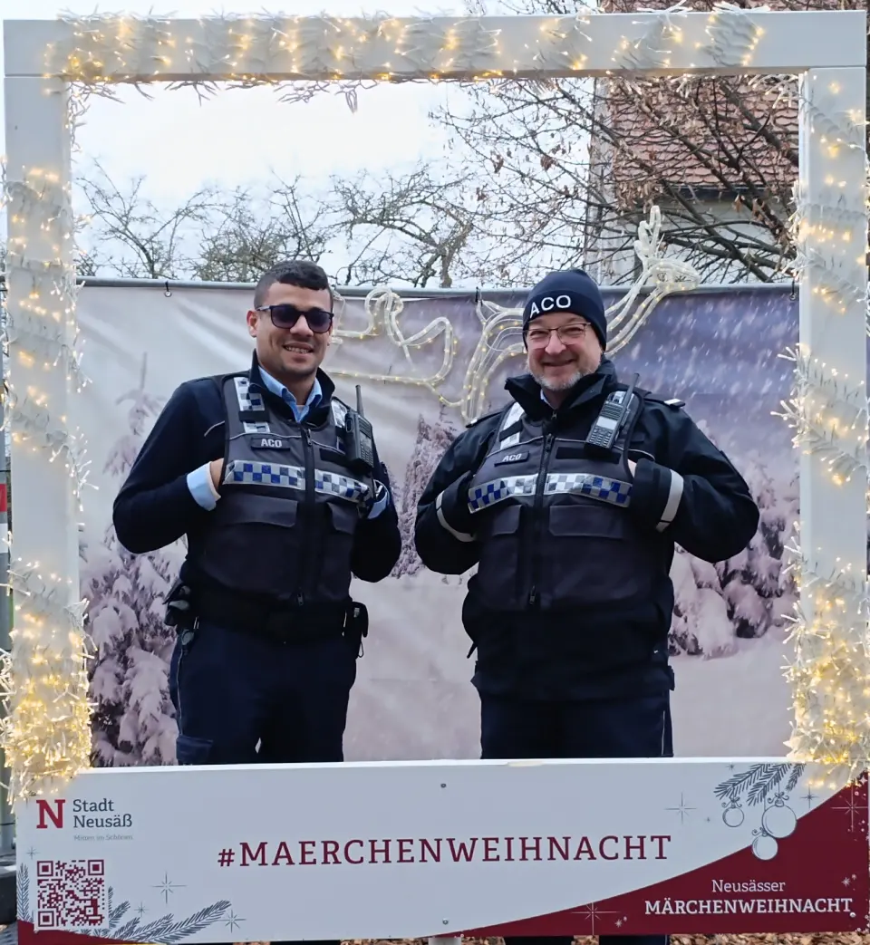 Zwei Männer in Uniform
