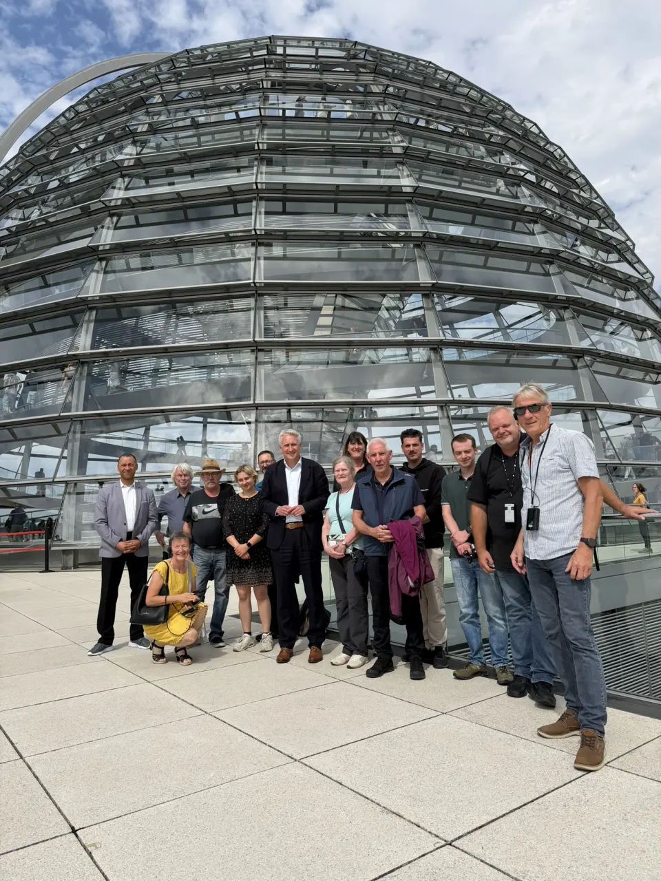 Gruppenbild vor Kuppel
