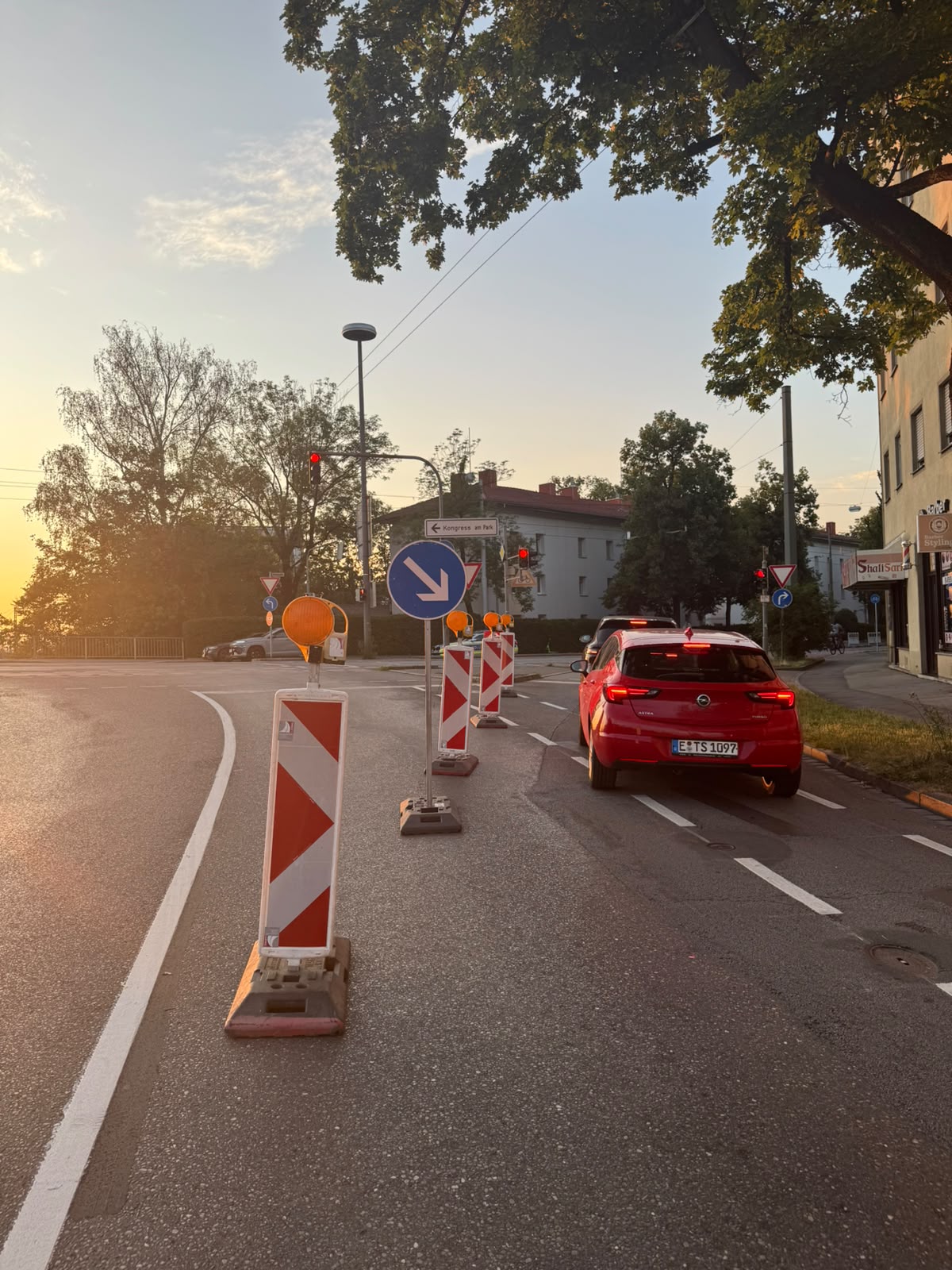Sperrbaken mit Auto