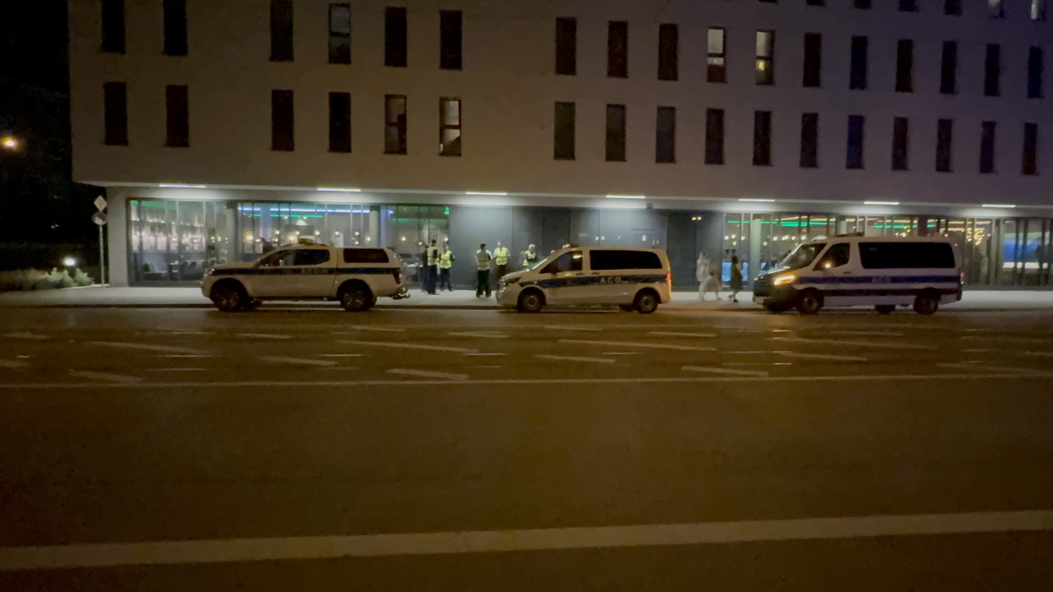 KFZ vor Hotel